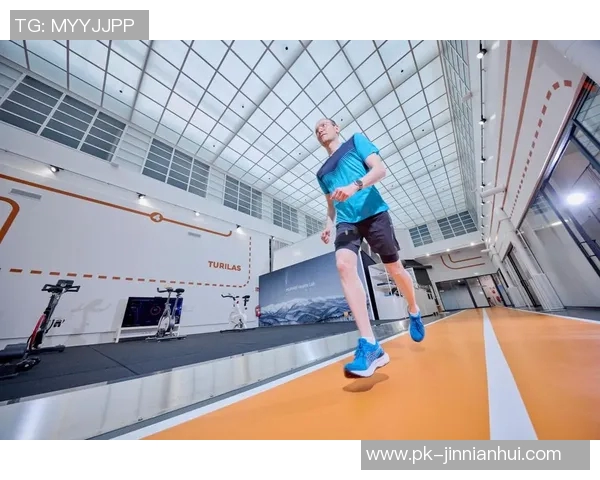 球星穿足球七分裤引领潮流 时尚与运动完美结合的全新趋势 球星穿足球七分裤引领潮流 时尚与运动完美结合的全新趋势