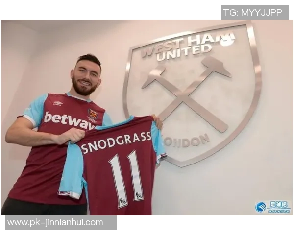 精彩足球星海报背景精选,展现运动激情与荣耀时刻的视觉盛宴 精彩足球星海报背景精选,展现运动激情与荣耀时刻的视觉盛宴